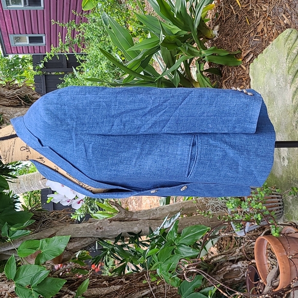 Lauren Ralph Lauren distressed blue linen blazer, size 10P. EUC - Picture 7 of 14